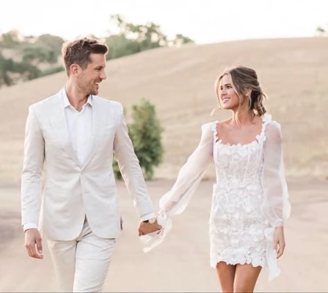 Jojo Fletcher Rehearsal Dinner Dress, Rehearsal Dinner Dress Vintage, Beach Wedding Rehearsal Dinner Outfit, Casual Reception Outfit, Jojo Fletcher Wedding, White Dress Engagement Pictures, Elopement Dress Casual, After Wedding Outfit, Proposal Outfit