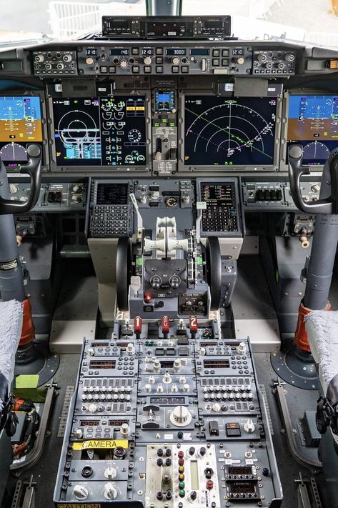 Boeing 737 Cockpit, Pilots Quotes Aviation, Aircraft Cockpit, Aircraft Instruments, Pilot Career, Flight Simulator Cockpit, Aviation Education, Plane Photography, Northwest Airlines