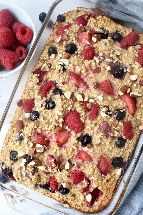 Berry Baked Oatmeal is cozy and delicious while being packed with protein and fiber! Loaded with flavor and perfect for meal prep. Berry Baked Oats, Baked Oatmeal Casserole, Berry Baked Oatmeal, Baked Oatmeal Healthy, Oatmeal With Fruit, Breakfast Bagel, Baked Fruit, Breakfast Casseroles, Quick Oats