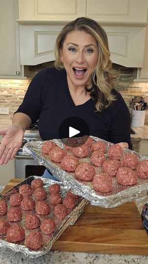 Baked Meatballs Oven, Olive Garden Meatballs Recipe, Freezer Meatballs, Oven Meatballs, Rita Recipe, Baked Italian Meatballs, Oven Baked Meatballs, Ice Cream Scooper, Meatball Bake