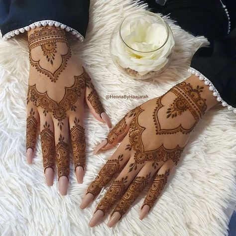 Wedding Henna Designs, Indian Henna Designs, Henna Designs Back, Palm Mehndi Design, Simple Mehendi Designs, Modern Henna Designs, Very Simple Mehndi Designs, Modern Mehndi Designs, Pretty Henna Designs