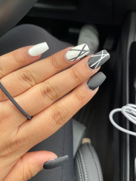 White Black And Grey Nails, Gray White Nail Designs, Light Grey Nail Designs, White Nails With Grey Design, Grey White Nails Design, Grey N White Nails, Nail Designs Gray And White, Grey Tips Nails, Pretty Grey Nails