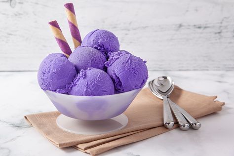 Ube is a vibrant purple yam from the Philippines with a mild flavor that can be made into a beautiful and delicious homemade ice cream. Purple Ice Cream, Ube Ice Cream, Best Homemade Ice Cream, Trim Healthy Recipes, Ice Cream Place, Ice Cream Maker Recipes, Ice Cream At Home, Homemade Ice Cream Recipes, Cream Aesthetic