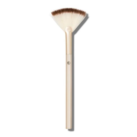 Sonia Kashuk Highlighting Fan Makeup Brush - Best Cruelty-free and Vegan Makeup Brushes  #makeupproducts #makeupbrushes #makeupapplicators Best Highlighter Makeup, Best Eye Makeup Brushes, Fan Brush Makeup, Top Foundations, Affordable Makeup Brushes, Cheap Makeup Brushes, Real Techniques Brushes, Cupid's Bow, Best Highlighter