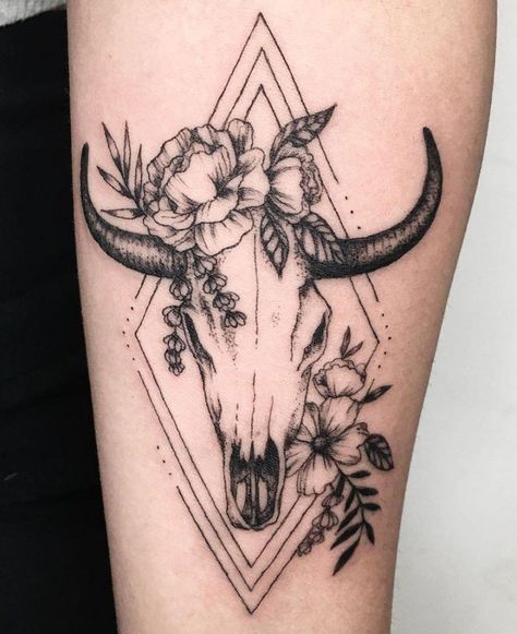 Skull Thigh Tattoos, Cow Skull Tattoos, Bull Skull Tattoos, Skull Tattoo Flowers, Cowgirl Tattoos, Cow Tattoo, Cowboy Tattoos, Tattoos Infinity, Tattoos Mandala