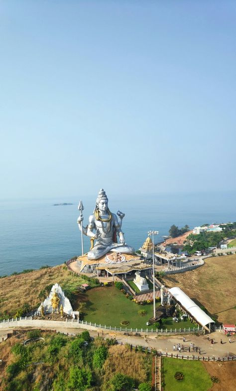 Lord Shiva 🕉 Murudeshwar Temple 🛐 Beach side 🌊 Karnataka 🔥 Murdeshwar Temple Photography, Murudeshwar Temple Photography, Murudeshwar Lord Shiva, Gokarna Temple, Murudeshwar Temple, Mango Quotes, Karnataka Tourism, Shiv Temple, Temple Ideas