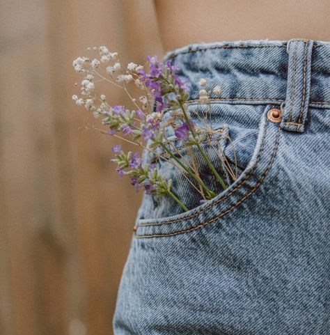 What is Circular Fashion? The Future of Sustainable Style — The Honest Consumer Timeless Fashion Pieces, Jumpsuit Elegant, Clothing Photography, Classic Jeans, Professional Women, Jeans Brands, Favorite Jeans, Sustainable Fashion, Blue Jeans