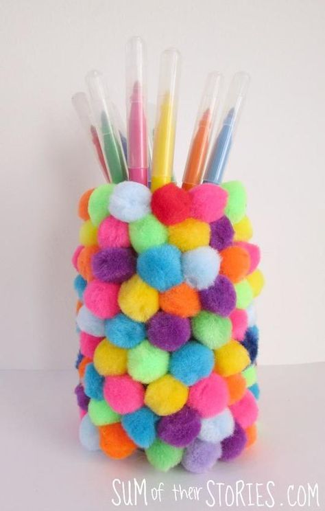 Pom Pom Diy, Escuela Diy, Grandma Crafts, Fun And Easy Crafts, Easy Crafts For Teens, Diy Girls, Diy Pom Poms, Diy Crafts For Teens, Diy Popsicle