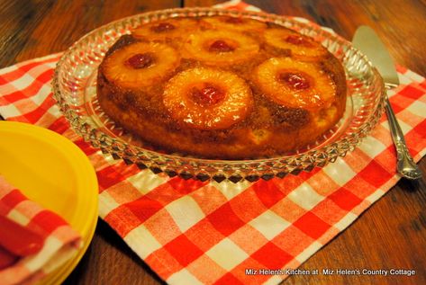 Old Fashioned Pineapple Upside Down Cake at Miz Helen's Country Cottage Skillet Pineapple Upside Down Cake Recipe, Upside Down Cake Recipe, Peach Cake, Pineapple Upside Down Cake, Pineapple Upside, Pineapple Upside Down, Pineapple Cake, Grandmas Recipes, I Am So Grateful