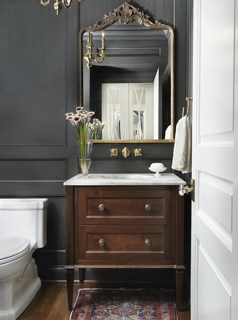 Small Powder Room Design, Classic Powder Room, Vintage Powder Room, Powder Room Design Ideas, Powder Room Vanity, Powder Room Decor, Powder Room Design, Bad Inspiration, White Marble Countertops