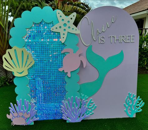 Under the Sea 🧜‍♀️ 😊 Photo Station, Under The Sea Decorations, Sea Decor, Under The Sea Theme, Sea Theme, Party Photo, Beach Theme, Party Photos, Beach Themes