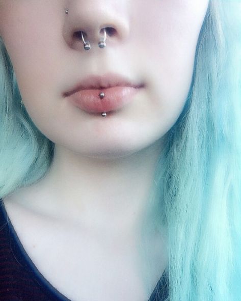 vertical lip piercing Vertical Lip Piercing, Piercing Inspiration, Lip Piercing, Tatting, Piercings, Nose Ring, Lips, Quick Saves