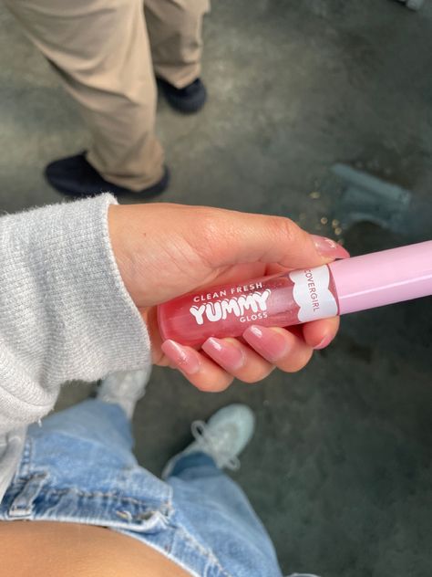 Covergirl Yummy Gloss, Yummy Lip Gloss, Aesthetic Lip Gloss, Yummy Gloss, Covergirl Clean Fresh, Girls Lip Gloss, What I Like About You, Lip Gloss Cosmetics, Serious Skin Care