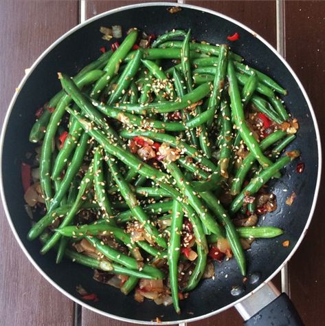 Pumpkin And Feta Salad, Healthy Chilli, Garlic Green Bean Recipes, Zucchini Noodles Salad, Hot Chips, Creamy Avocado Dressing, Bean Chilli, Green Beans Recipe, Lemon Green Beans