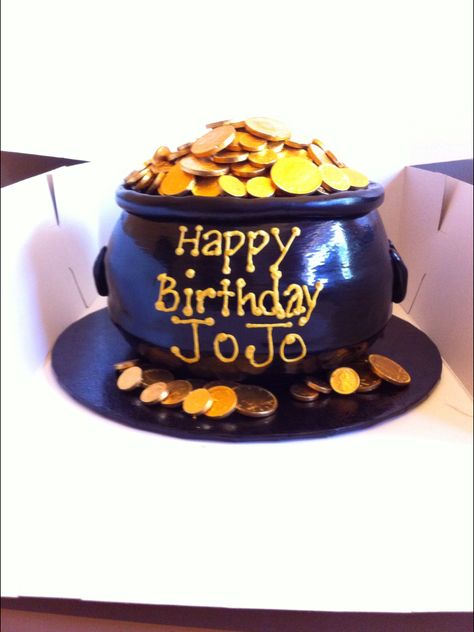 Pot of gold Pot Of Gold Cake, Happy Birthday Jojo, Cakes Decorating Ideas, Sveti Nikola, St Patricks Day Cakes, Cakes Decorating, 1 Year Birthday, Cake Decorating Ideas, Irish Culture