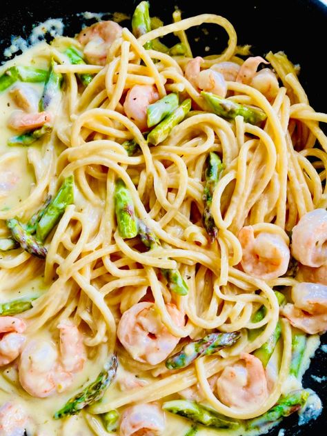 Creamy Lemon Shrimp & Asparagus Pasta - Its Thyme 2 Cook Shrimp Asparagus Pasta Recipes, Shrimp And Asparagus Pasta, Creamy Lemon Shrimp, Shrimp Asparagus Pasta, Shrimp Pasta Recipes Creamy, Asparagus Pasta Recipes, Classic Alfredo Sauce, Lemon Asparagus Pasta, Pasta With Asparagus