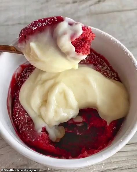 Self-taught baker, 26, wows with simple recipe for red velvet cake - and you can make it in a MUG Red Velvet Mug Cake, Nutella Bars, Fitwaffle Kitchen, Easy Red Velvet, Bolo Red Velvet, Red Velvet Recipes, Random Recipes, Food Content, Mug Recipes