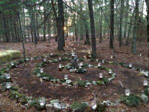 Winter Solstice Spiral, Solstice Spiral, What Is Advent, Advent Spiral, Season Of Advent, Spiral Garden, Solstice Celebration, Nature School, Waldorf School