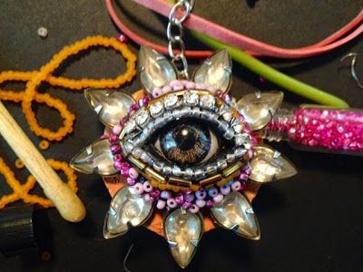 Betsy Youngquist, Sacred Heart Art, Apoxie Sculpt, Sculpted Jewelry, Costume Jewelry Crafts, Diy Jewelry Making Tutorials, Hand Beaded Embroidery, Altered Art Projects, Beadwork Embroidery