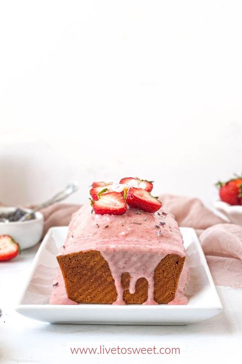 Lavender Pound Cake, Lavender Dessert Recipes, Lavender Dessert, Strawberry Lavender, Loaf Cake Recipes, Citrus Recipes, Fruit Dessert Recipes, Easter Desserts Recipes, Pound Cake With Strawberries