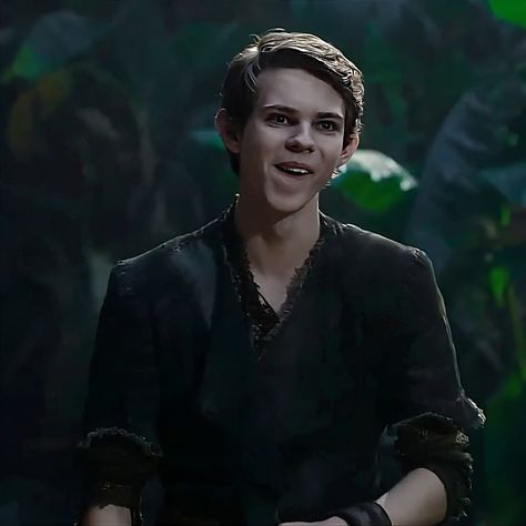 Peter Pan From Once Upon A Time, Peter Pan Disney World, Peter Pan Live Action, Peter Pan Robbie Kay, Pan Once Upon A Time, Peter Pan Outfit, Peter Pan Wallpaper, Peter Pan 2003, Once Upon A Time Peter Pan