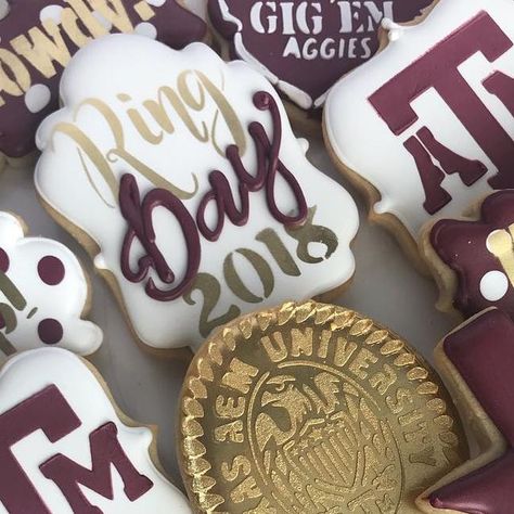 Texas A&m Ring Day Cookies, Texas A&m Cookies, Aggie Ring Dunk, Ring Dunk, Grad Cookies, Aggie Ring, M Ring, Ben & Ben, Ring Day