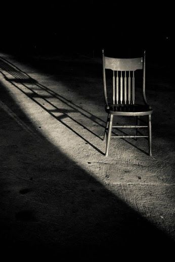 Chairs Photography, Light And Shadow Photography, Chair Photography, Chair Drawing, Shadow Images, Shadow Photography, Chair Makeover, Shadow Art, Art Chair