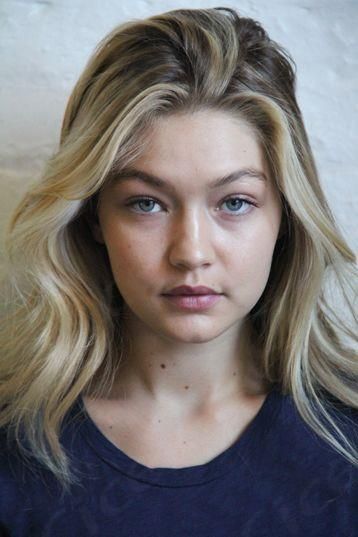 “ Gigi Hadid’s Recent Polaroids for IMG Models (2015) ” ... daha az Gigi Hadid Hair, Gigi Hadid Beauty, Models Without Makeup, Gigi Hadid Outfits, Bella Gigi Hadid, Honey Brown Hair, Medium Bob Hairstyles, Blonde Hair Looks, Hadid Style