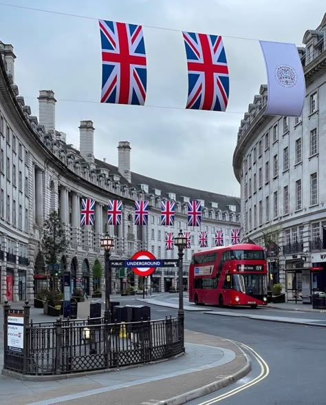 London Flag, England Aesthetic, Aesthetic London, London Vibes, London Dreams, Live In London, Decker Bus, London Aesthetic, London Baby