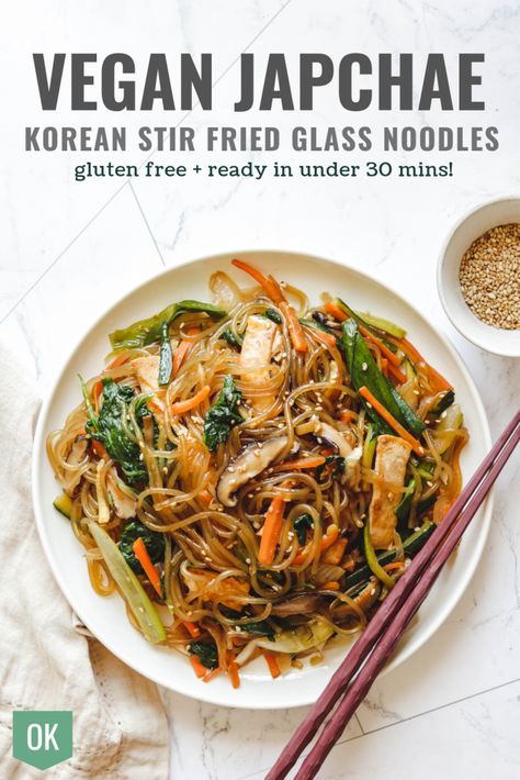 Recipes For Dinner Vegan, Vegan Noodle Recipes, Vegan Japchae, Fried Glass Noodles, Stir Fry Glass Noodles, Okonomi Kitchen, Korean Stir Fry, Vegan Noodles, Dinner Vegan