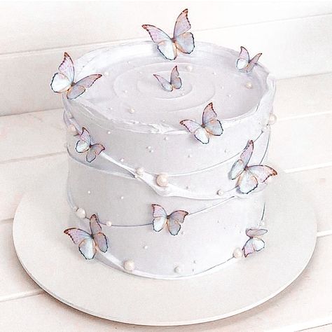 Asthetic Cakes, Maya Aesthetic, Rodjendanske Torte, Butterfly Birthday Cakes, Pastel Cakes, Simple Cake Designs, Mini Cakes Birthday, Beautiful Birthday Cakes, Simple Birthday Cake