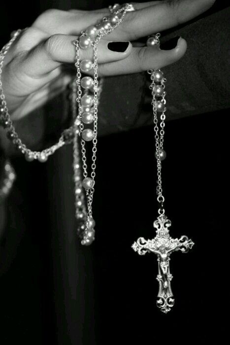 Rosary Bead Tattoo, Praying The Rosary, Holy Rosary, Rosary Catholic, Rosary Beads, Blessed Mother, A Cross, Catholic Faith, The Cross