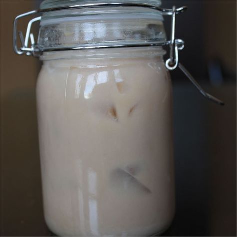 A paralyzer made with coffee liqueur, root beer schnapps, milk, and cola. Paralyzer Drink, Paralyzer Drink Recipe, White Wine Sangria Peach, Peach Schnapps Drinks, Root Beer Recipe, Cinnamon Schnapps, Paralyzer, Homemade Rootbeer, Boozy Popsicles