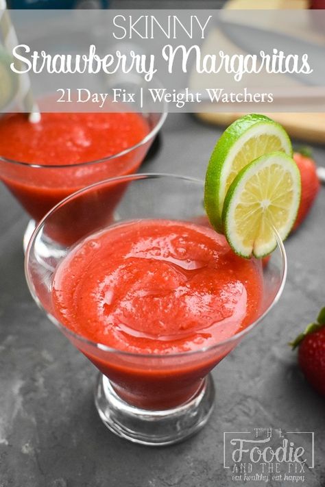 This Skinny Frozen Strawberry Margarita can be made in just minutes and is the perfect drink to make with your favorite Mexican dinner! #21dayfix #weightwatchers #margarita #margaritas #strawberries #tacotuesday #healthy #healthydrink #healthymexican #cocktail #skinnycocktail #skinnycocktails #mexican Weight Watcher Margarita, Easy Healthy Margarita Recipes, Healthy Strawberry Daquiri Recipe, Frozen Strawberry Margarita Recipe, Healthy Margarita Recipe, Margaritaville Recipes, Healthy Margarita, Fajita Night, Healthier Drinks