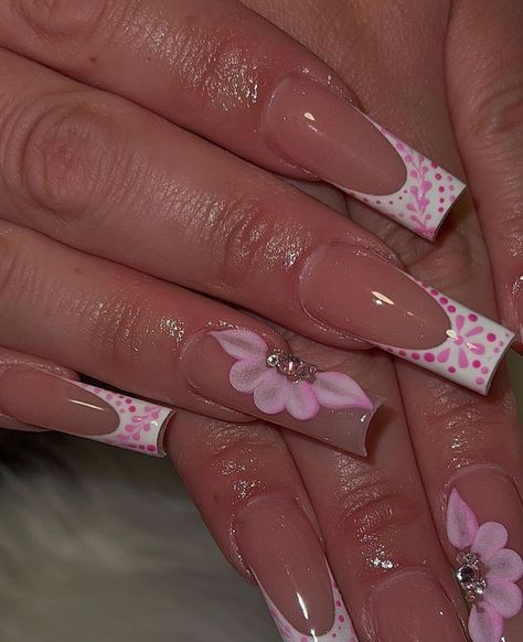 Middle Length Nails, Nail Designs Y2k, Y2k Nail Art, Mexican Nails, Y2k Nail, Pink Flower Nails, Long Square Nails, Spring Acrylic Nails, Girly Acrylic Nails