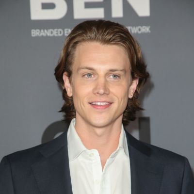 Alex Saxon, Connor Price, Will And Elizabeth, Boyfriend Pics, Finding Carter, Louis Garrel, Ray Donovan, Physical Features, Stage Actor