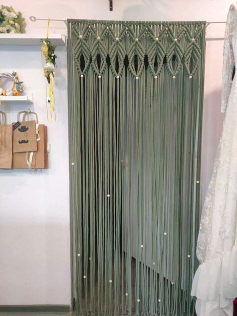 Macrame Door Curtain, Simple Macrame, Boho Crafts Diy, Diy Room Divider, Diy Boho Decor, Yarn Wall Art, Rope Diy, Macrame Knots Pattern, Macrame Curtain