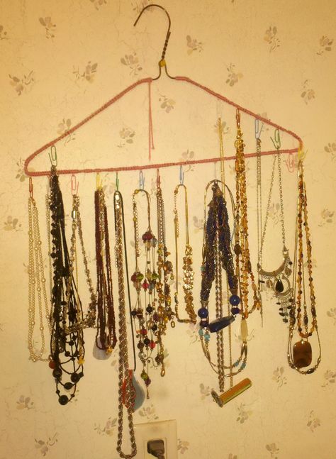 Necklace Hanger Necklace Hanger Diy, Jewellery Organizer Diy, Necklace Organizer Diy, Hanger Ideas, Necklace Hanger, Organizer Diy, College Diy, Dog Sweater Pattern, Easy Diy Room Decor