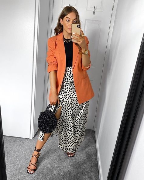 Missy Elz, Orange Blazer Outfits, Polka Dot Skirt Outfit, Dot Skirt Outfit, Midi Skirt Style, Preppy Closet, Seasonal Outfits, 10 Ways To Wear, Polka Dot Midi Skirt