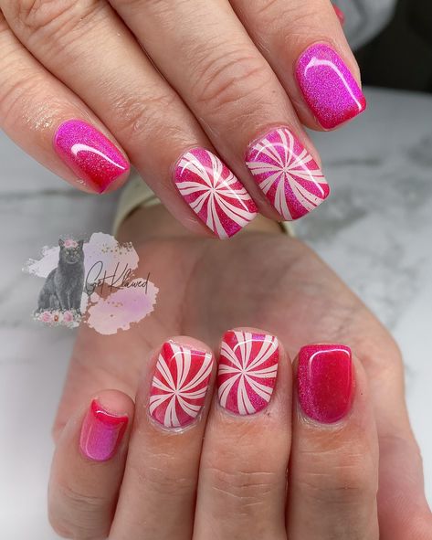 Holiday sweetness with a bold twist! 🎀✨ These bright pink cat-eye nails paired with peppermint swirls are giving candy cane glam with a pop of pink. Who�’s ready to sleigh the season in style? 💅🏻 #holidaynails #pinkholiday #nailart #stampingnailsart #christmasnails #winternails #LEBrandAmbassador #GetKlawed #480nails #aznails #nailsmagazine #nails #nailsofinstagram #nailinspo #independentnailtech Pink Peppermint Nails, Candy Cane Nails, Purple Candy, Eye Nails, Pink Holiday, Cat Eye Nails, Pink Cat, Nails Magazine, Holiday Nails