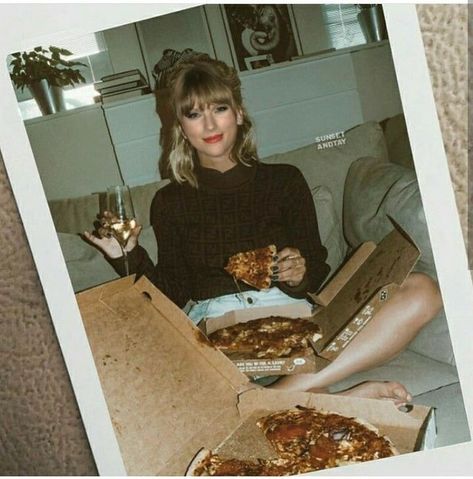 #taylorswift Taylor Swift Old Hollywood Aesthetic, Bf Taylor, Ipad Purple, 1989 Aesthetic, Style Taylor Swift, Taylor Swift Fotos, Miss Americana, Madonna 80s, The Archer