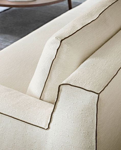 Sofa Pouf, Upholstery Details, Stitching Techniques, Display Furniture, Furniture Details, A Living Room, Interior Design Studio, Interior Furniture, 인테리어 디자인