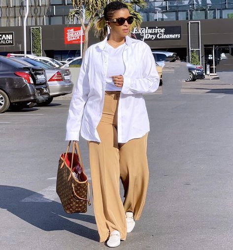 Wide Leg Trousers Outfit, Outing Outfit, Colour Combinations Fashion, Summer Outfits For Moms, Cute Outfits With Jeans, Stylish Work Attire, Woman Suit Fashion, Classy Work Outfits, Stylish Work Outfits