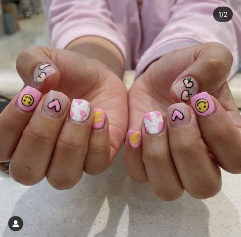 Kiddie Nail Design, Back To School Nails For Little Kids, Nails For 3rd Grade Short, Acrylic Nails For Kids 10-12 Short French Tips, Kid Acrylic Nails Short, Cute Short Acrylic Nails For School Kids, Kid Nail Designs Cute, Nails For 8 Yrs Old, Nails Acrylic Kids