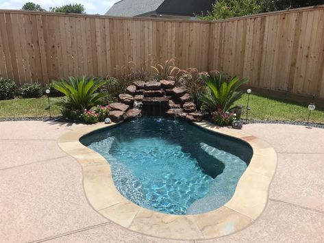 Cocktail Pools, Spool Pool, Build A Pool, Small Swimming Pool, Cocktail Pool, Small Inground Pool, Pools For Small Yards, Pools Backyard Inground, Small Swimming Pools