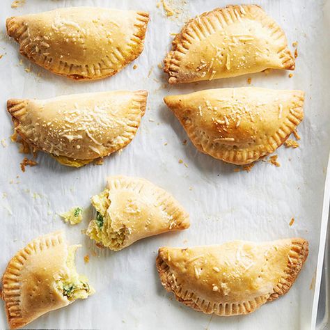 Roast Chicken Empanadas Fall Hand Pies, Hand Pie Dough Recipe, Hand Pie Dough, Chicken Empanadas Recipe, Savory Hand Pies Recipes, Hand Pies Savory, Chicken Empanadas, Pie Dough Recipe, How To Make Dumplings