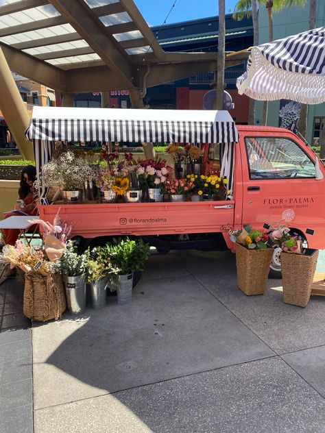 Vintage Flower Truck, Flower Truck Business, Mobile Flower Shop, Flower Trucks, Flower Van, Flower Stall, Roadside Stand, Farmers Market Flowers, Flower Shop Decor