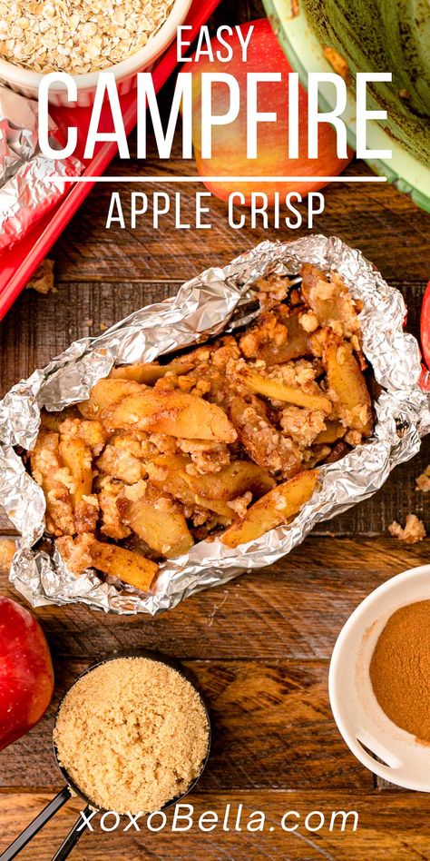 Foil Packet Desserts, Campfire Apple Crisp, Campfire Dessert, Campfire Cooking Recipes, River Camping, Foil Pack Dinners, Campfire Desserts, Foil Packet Dinners, Campfire Grill