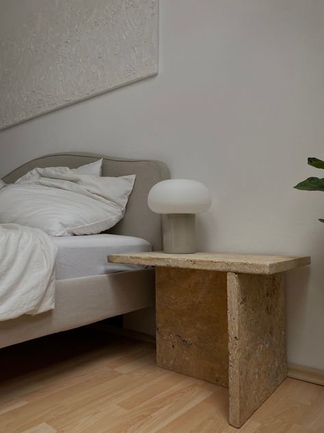 side table from stone slabs Rock End Table, Diy Stone Nightstand, Travertine Bedside Table, Stone Bedside Table, Side Table Inspiration, Stone End Table, Cozy Condo, Diy Side Table, Bedside Tables Nightstands