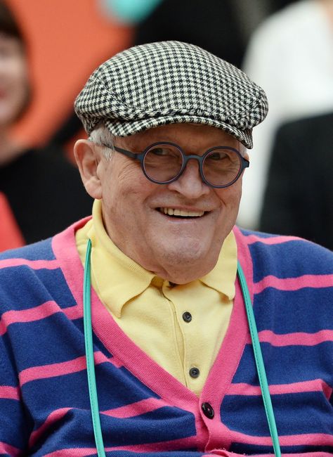 David Hockney Portraits, Portraits Reference, David Hockney Paintings, David Hockney Art, Reference Male, Chungking Express, Older Mens Fashion, Brian Froud, Stage Designer